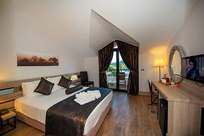 S3 Seahorse Beach Club & Hotel