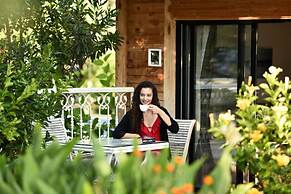 S3 Seahorse Beach Club & Hotel