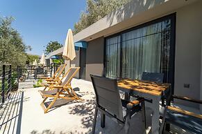 S3 Seahorse Beach Club & Hotel