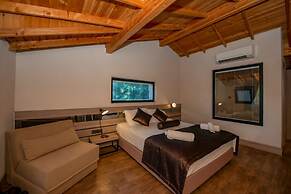 S3 Seahorse Beach Club & Hotel