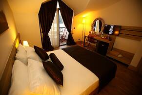 S3 Seahorse Beach Club & Hotel