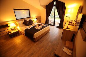 S3 Seahorse Beach Club & Hotel