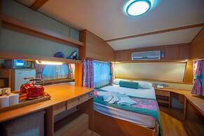 S3 Seahorse Beach Club & Hotel