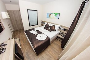 S3 Seahorse Beach Club & Hotel