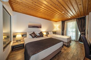 S3 Seahorse Beach Club & Hotel