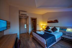 S3 Seahorse Beach Club & Hotel