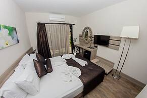 S3 Seahorse Beach Club & Hotel