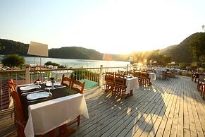 S3 Seahorse Beach Club & Hotel