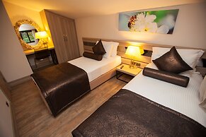 S3 Seahorse Beach Club & Hotel