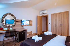 S3 Seahorse Beach Club & Hotel