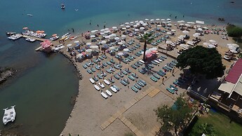 S3 Seahorse Beach Club & Hotel