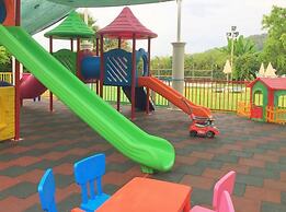 S3 Seahorse Beach Club & Hotel