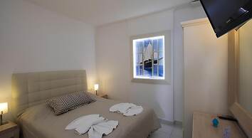 Erato Apartments