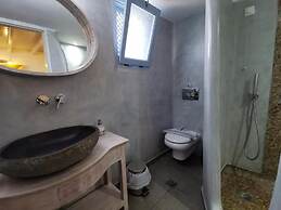 Erato Apartments