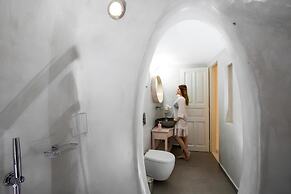 Erato Apartments