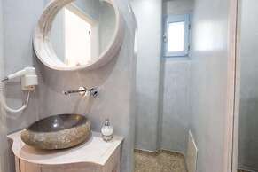 Erato Apartments