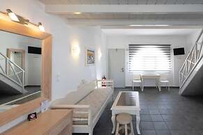 Erato Apartments