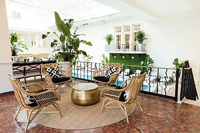 The Historic Cavalier Hotel and Beach Club, Autograph Collection