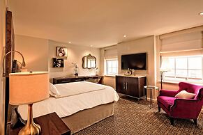 The Historic Cavalier Hotel and Beach Club, Autograph Collection