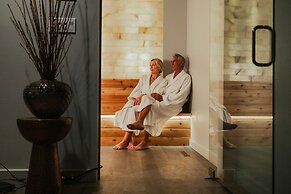 The Historic Cavalier Hotel and Beach Club, Autograph Collection