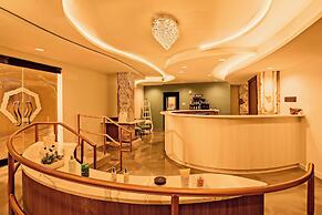 The Historic Cavalier Hotel and Beach Club, Autograph Collection