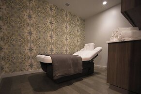 The Historic Cavalier Hotel and Beach Club, Autograph Collection