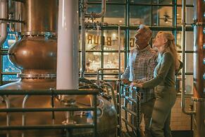 The Historic Cavalier Hotel and Beach Club, Autograph Collection