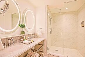 The Historic Cavalier Hotel and Beach Club, Autograph Collection