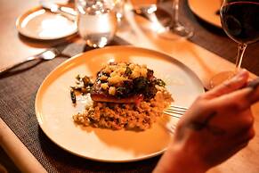 The Historic Cavalier Hotel and Beach Club, Autograph Collection