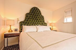 The Historic Cavalier Hotel and Beach Club, Autograph Collection