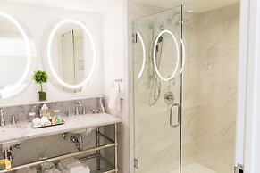 The Historic Cavalier Hotel and Beach Club, Autograph Collection