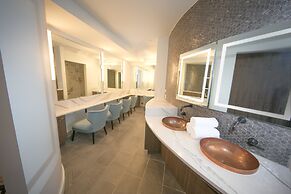 The Historic Cavalier Hotel and Beach Club, Autograph Collection