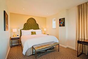 The Historic Cavalier Hotel and Beach Club, Autograph Collection