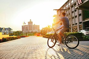 The Historic Cavalier Hotel and Beach Club, Autograph Collection