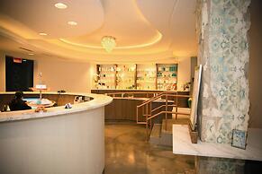 The Historic Cavalier Hotel and Beach Club, Autograph Collection