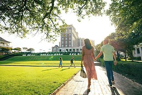 The Historic Cavalier Hotel and Beach Club, Autograph Collection