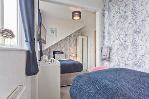 Broadlands Guest House