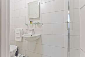 Broadlands Guest House