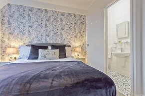 Broadlands Guest House