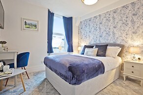 Broadlands Guest House