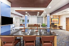 Holiday Inn Express & Suites Lenexa - Overland Park Area by IHG