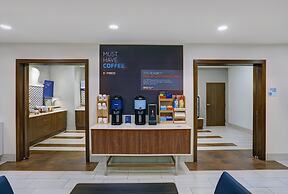 Holiday Inn Express & Suites Lenexa - Overland Park Area by IHG