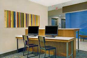 Holiday Inn Express & Suites Lenexa - Overland Park Area by IHG