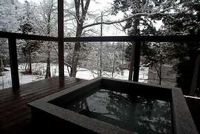 Bears Den Mountain Lodge