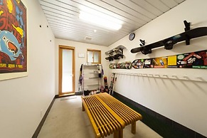 Bears Den Mountain Lodge