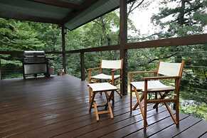 Bears Den Mountain Lodge