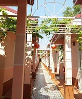 Hana Resort & Bungalow