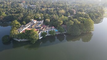 Centauria Lake Resort