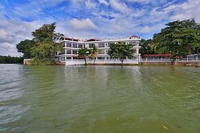 Centauria Lake Resort