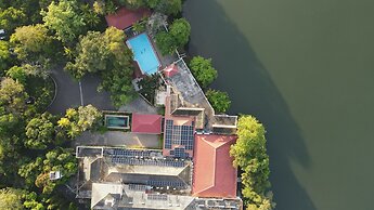 Centauria Lake Resort